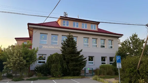 Základní škola Hladké Životice